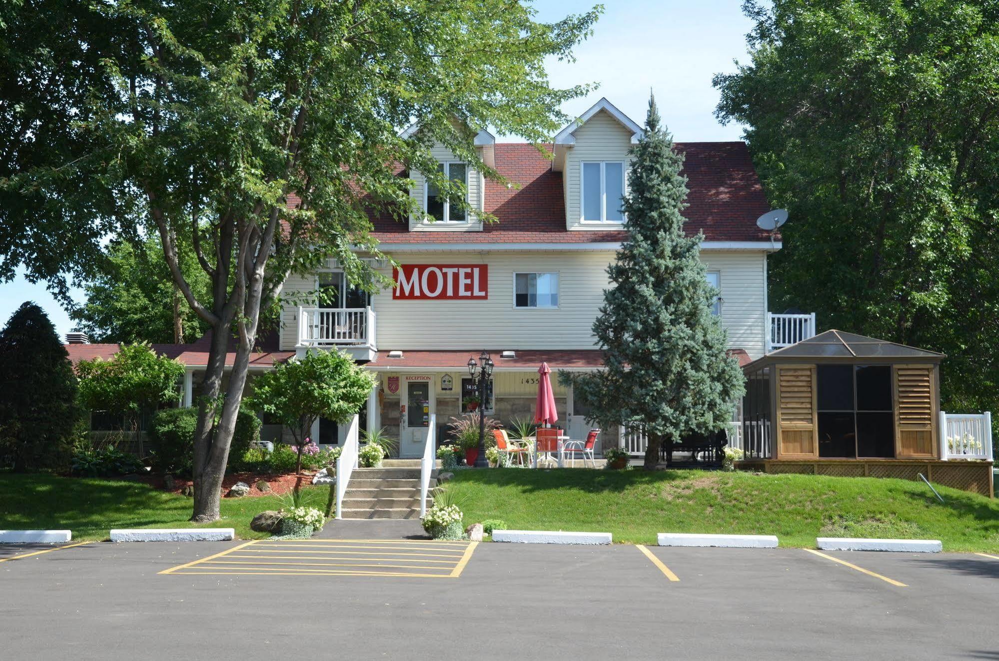 Motel Derfal Repentigny Buitenkant foto